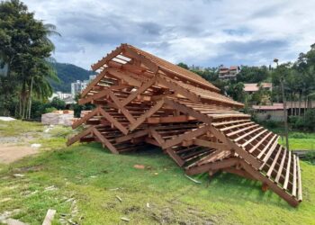 Prossegue a troca de abrigos de passageiros nos bairros de Jaraguá do Sul