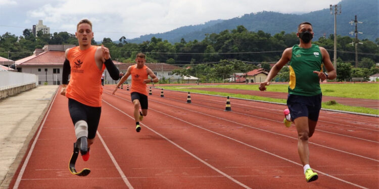 Pista de atletismo de Jaraguá do Sul recebe elite do paratletismo