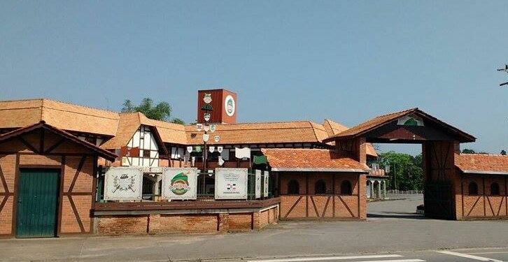 Prefeitura de Jaraguá do Sul monta centro de vacinação no Parque de Eventos