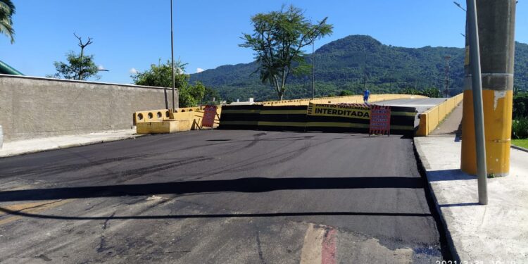 Ponte do Trabalhador, em Jaraguá do Sul, deve ser liberada na segunda-feira (5)