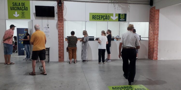 Aberta vacinação Covid para idosos a partir de 72 anos de idade em Jaraguá do Sul