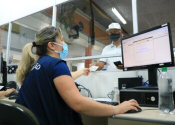 Inicia a vacinação de idosos acima dos 74 anos no Parque de Eventos