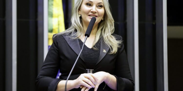 Daniela diz que assume com tranquilidade e foco na saúde e economia