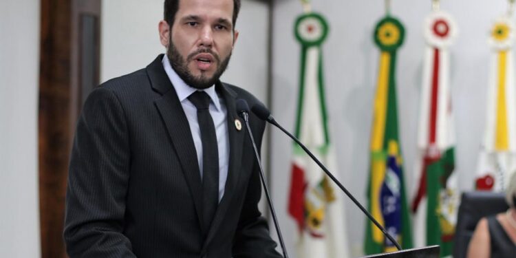 Vereador sugere proibição do corte de água em véspera de feriado