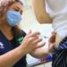 Jaraguá do Sul alerta vacinados contra Covid-19 sobre o prazo para a segunda dose
