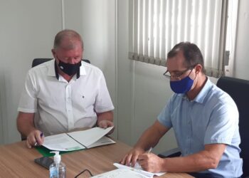 Prefeitos de Guaramirim e Schroeder assinam termo de convênio de cooperação