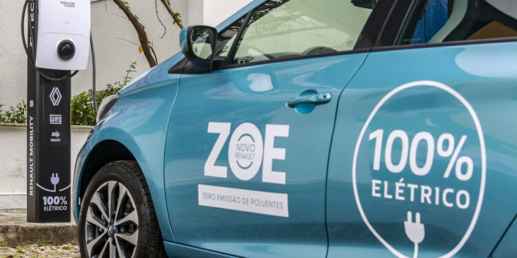 WEG e EDP fazem parceria com Renault para recarga do novo veículo elétrico Zoe