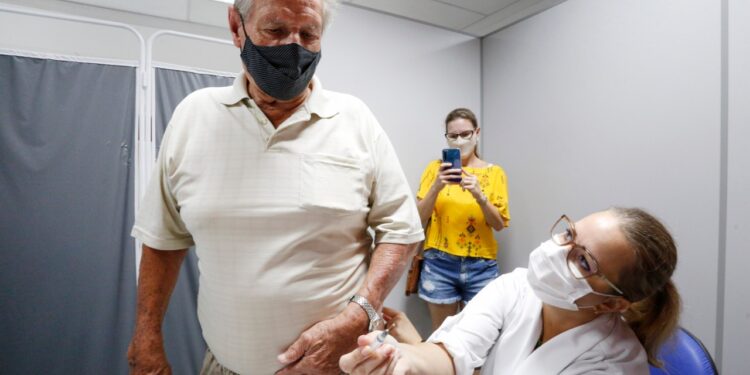 Joinville abre agendamento de vacina para idosos com 66 anos ou mais