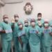 Colaboradores do Hospital Santo Antônio, em Guaramirim, recebem lembranças pela passagem da Páscoa