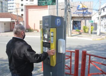 Justiça suspende pagamento de tarifa de pós-utilização no estacionamento rotativo em Jaraguá do Sul