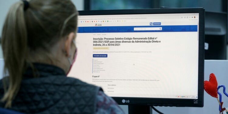 Prefeitura de Joinville abre inscrições para seleção de estágio remunerado