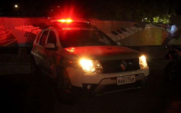 Mulher é responsabilizada por seu pitbull estar solto em via pública em Jaraguá do Sul