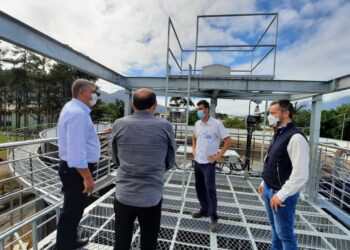 Prefeito de Jaraguá do Sul vistoria obras na ETE do Água Verde