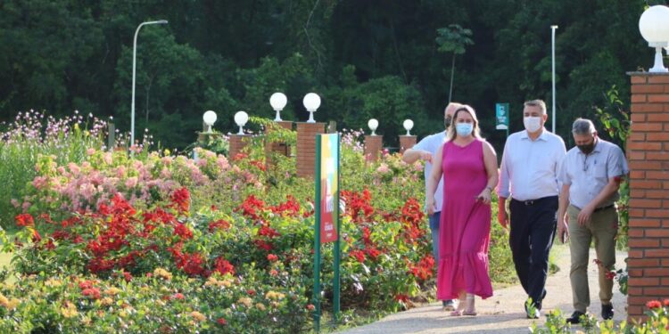 Prefeito de Jaraguá do Sul vistoria obras finais no Parque da Inovação