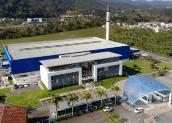 Empresa jaraguaense inova lançando acrílico antiviral