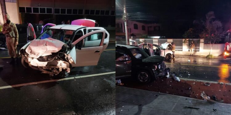 Acidente envolvendo dois carros é registrado em Jaraguá do Sul