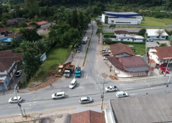 Rotatória da Bertha Weege será pavimentada a partir de hoje (26)
