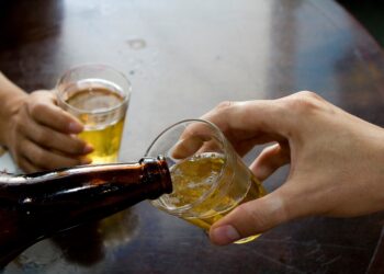 Irmãs brigam após escolha de marca de cerveja e cigarro em Schroeder