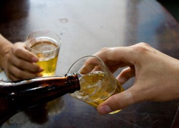 Irmãs brigam após escolha de marca de cerveja e cigarro em Schroeder