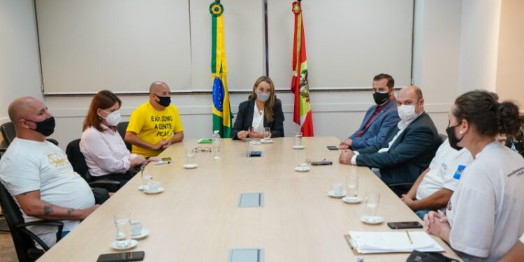 Estado vai definir hoje novas medidas para o setor de eventos, bares e restaurantes