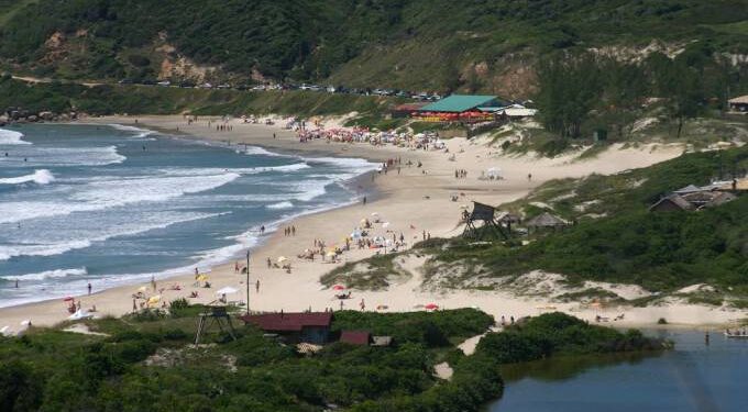 Prefeituras do litoral anunciam fechamento das praias