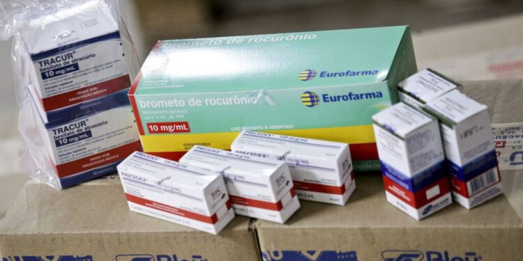 Estados receberão 864 mil unidades de medicamentos de intubação