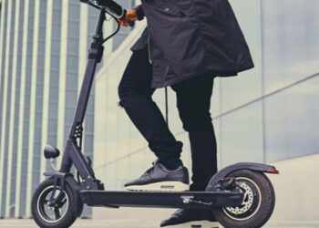 Com uso crescente de patinetes elétricos, Diretoria de Trânsito de Jaraguá do Sul alerta para segurança