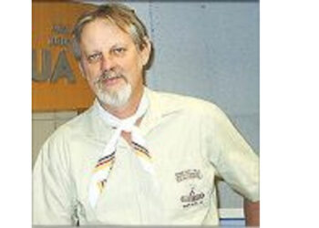 Morre o comunicador Tio Ito, aos 65 anos, por Covid-19