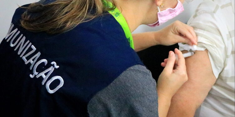 Mais de 900 pessoas vacinadas contra covid-19 no final de semana em Jaraguá do Sul