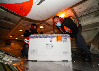 Mais de 200 mil novas doses da vacina AstraZeneca/Fiocruz chegam a Santa Catarina