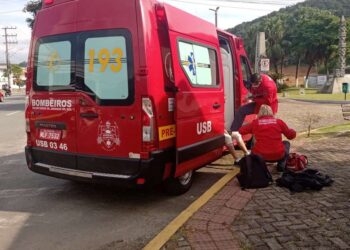 Motociclista tem ferimentos leves após colisão em Jaraguá do Sul