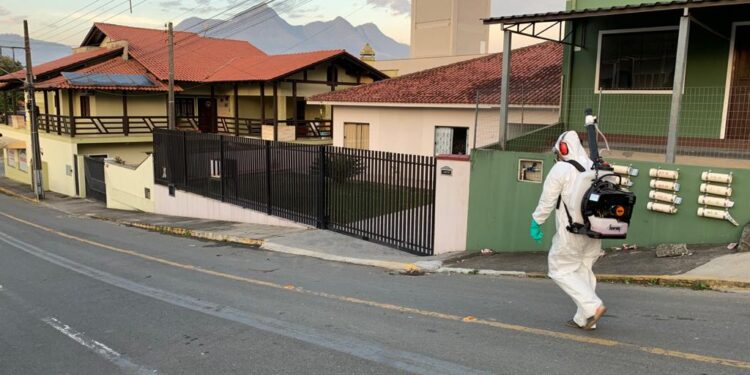 Saúde de Guaramirim realiza ação para combater o mosquito da dengue