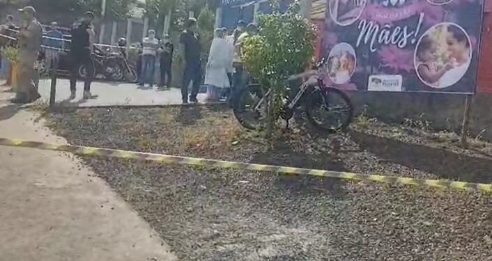 De bicicleta e armado com facão, jovem invade escola e mata crianças no Oeste de SC