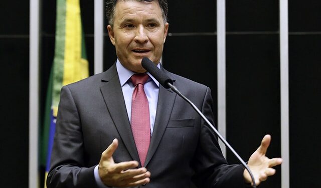 Deputado federal explica voto contra impeachment de ministros do STF