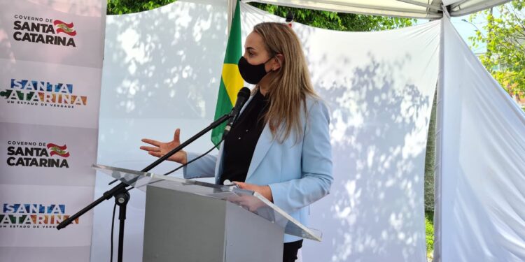 Governadora afirma que irá respeitar decisão da justiça sobre caso Moisés