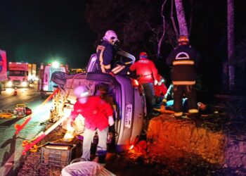 Capotamento é registrado na BR-280, em Guaramirim