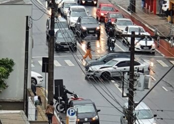 Acidente é registrado no Centro de Jaraguá do Sul