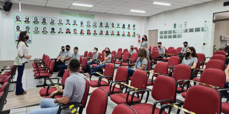 Vereadores mirins de Guaramirim iniciam curso de Oratória