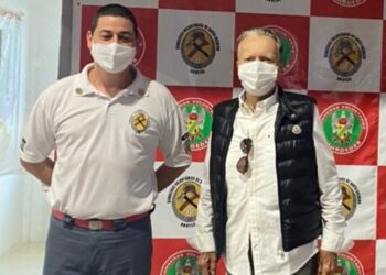 Empresário Wandér Weege, da Malwee, visita Bombeiros Voluntários de Schroeder