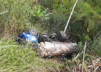 Caminhão sai de pista em Jaraguá do Sul