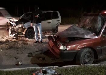 Dois carros batem na BR-280, em Jaraguá do Sul
