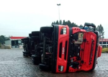 Tornado deixa rastro de danos em SC