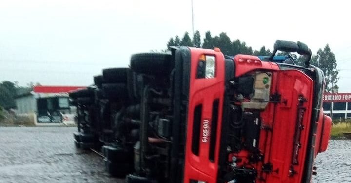 Tornado deixa rastro de danos em SC