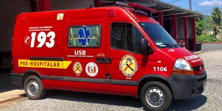 Motorista é socorrido após acidente na BR-280, na divisa entre Corupá e São Bento do Sul