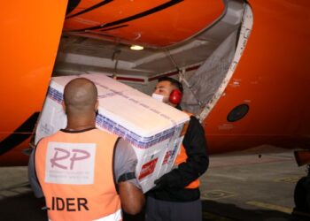 Santa Catarina recebe novo lote com 228 mil doses da vacina AstraZeneca contra Covid-19