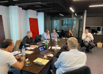 Presidente da Fecam vai à Rússia para negociar compra de vacinas contra coronavírus