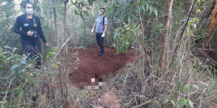 Dois corpos são encontrados enterrados em SC