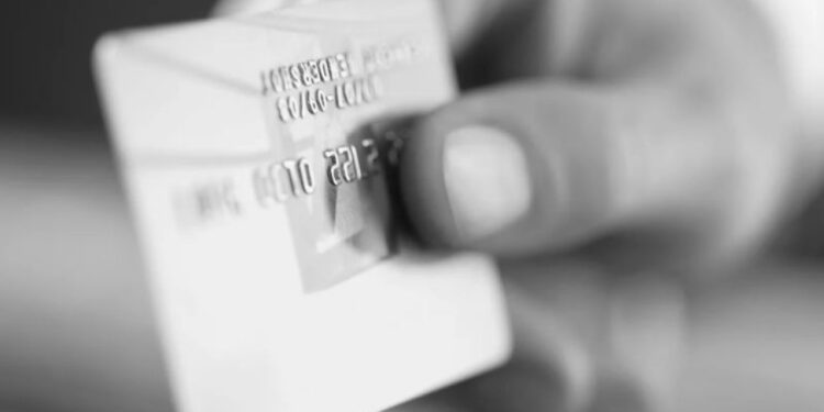 Dois homens são presos após tentar aplicar golpe do cartão em Jaraguá do Sul