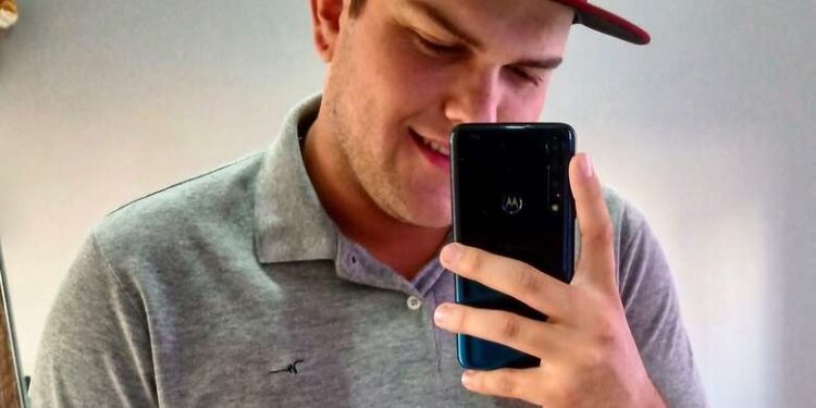 Motociclista fica gravemente ferido em acidente envolvendo caminhão em Guaramirim