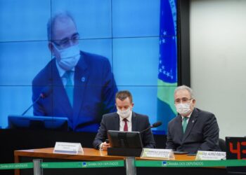 Terceira onda da Covid-19 é uma preocupação, afirma ministro da Saúde